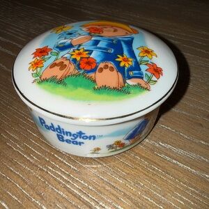 VINTAGE PORCELAIN PORCELAIN TRINKET BOX PADDINGTON BEAT DESIGN